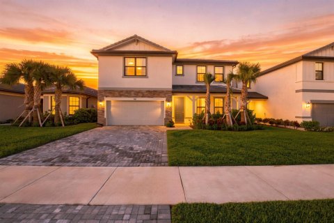 House in Lake Worth, Florida 5 bedrooms, 268.86 sq.m. № 2412349 - photo 3