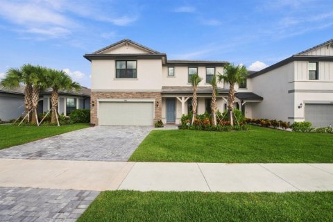 House in Lake Worth, Florida 5 bedrooms, 268.86 sq.m. № 2412349 - photo 2