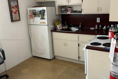 Immobilier commercial à vendre à Miami, Floride № 1929041 - photo 11