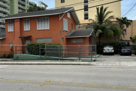 Immobilier commercial à vendre à Miami, Floride № 1929041 - photo 4