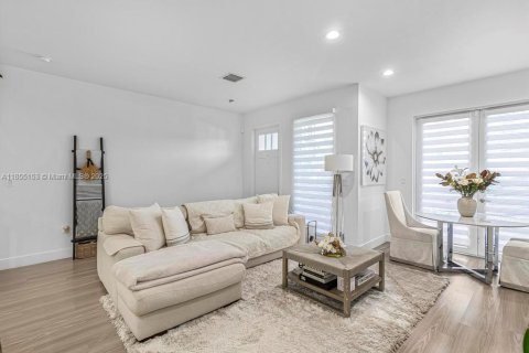 Adosado en venta en Homestead, Florida, 3 dormitorios, 156.63 m2 № 1877832 - foto 6