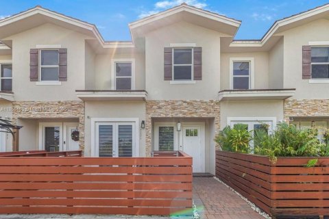 Adosado en venta en Homestead, Florida, 3 dormitorios, 156.63 m2 № 1877832 - foto 3