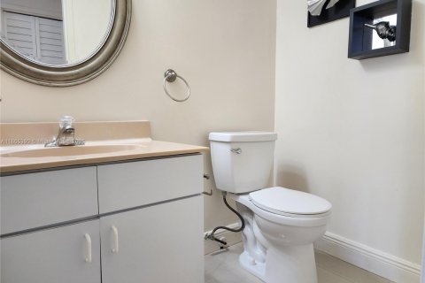 Copropriété à louer à Hollywood, Floride: 1 chambre, 85.47 m2 № 1892933 - photo 11