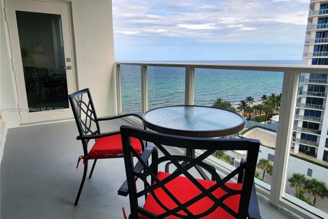 Copropriété à louer à Hollywood, Floride: 1 chambre, 85.47 m2 № 1892933 - photo 2