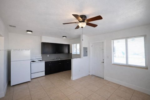 Appartement à louer à Miami, Floride: 1 chambre № 2025757 - photo 2
