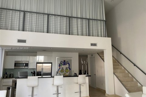 Снять в аренду кондоминиум в Майами, Флорида 2 спальни, 133.78м2, № 1988071 - фото 3