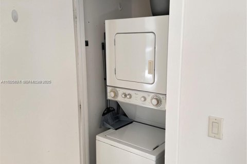 Снять в аренду кондоминиум в Майами, Флорида 2 спальни, 133.78м2, № 1988071 - фото 13