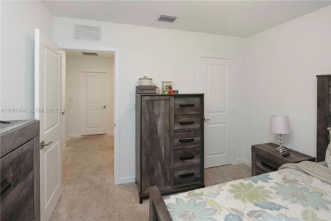 Townhouse in Homestead, Florida 3 bedrooms, 120.96 sq.m. № 2068941 - photo 17