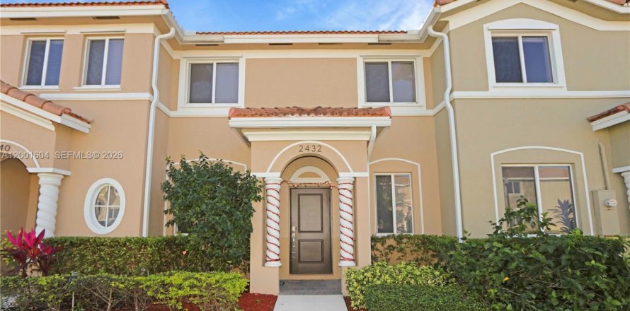 Townhouse in Homestead, Florida 3 bedrooms, 120.96 sq.m. № 2068941