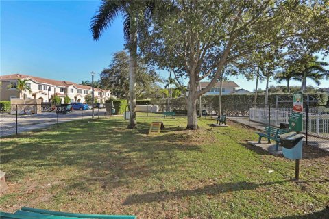 Townhouse in Homestead, Florida 3 bedrooms, 120.96 sq.m. № 2068941 - photo 27