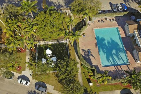 Townhouse in Homestead, Florida 3 bedrooms, 120.96 sq.m. № 2068941 - photo 25