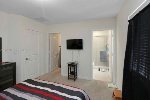 Townhouse in Homestead, Florida 3 bedrooms, 120.96 sq.m. № 2068941 - photo 20