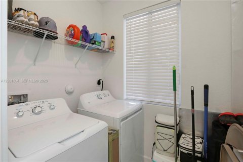 Townhouse in Homestead, Florida 3 bedrooms, 120.96 sq.m. № 2068941 - photo 13