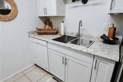 Condo in Daytona Beach, Florida, 2 bedrooms  № 2226134 - photo 5
