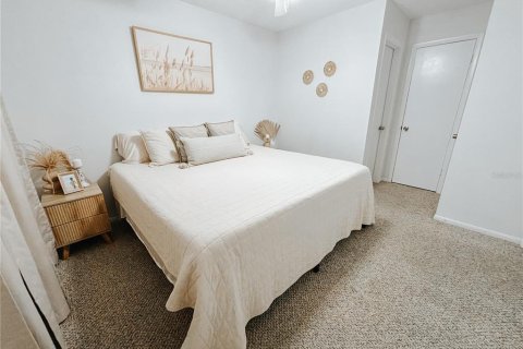 Condo in Daytona Beach, Florida, 2 bedrooms  № 2226134 - photo 20