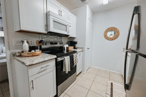 Condo in Daytona Beach, Florida, 2 bedrooms  № 2226134 - photo 3