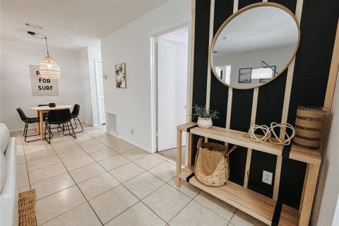 Condo in Daytona Beach, Florida, 2 bedrooms  № 2226134 - photo 9