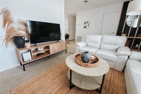 Condo in Daytona Beach, Florida, 2 bedrooms  № 2226134 - photo 18