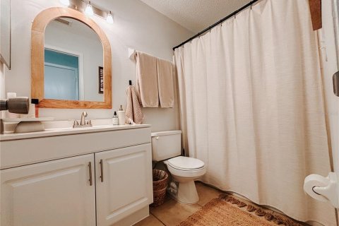 Condo in Daytona Beach, Florida, 2 bedrooms  № 2226134 - photo 21