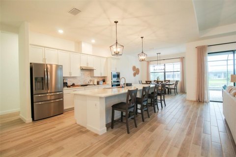 House in LORRAINE LAKES in Bradenton, Florida 3 bedrooms, 246.19 sq.m. № 217413 - photo 30