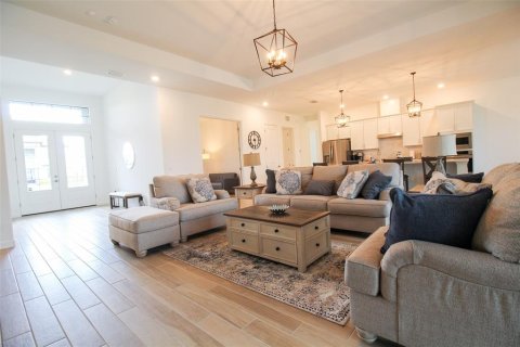 House in LORRAINE LAKES in Bradenton, Florida 3 bedrooms, 246.19 sq.m. № 217413 - photo 24