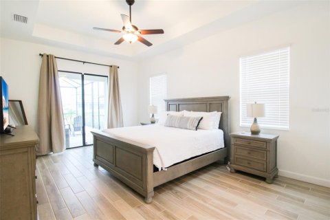 House in LORRAINE LAKES in Bradenton, Florida 3 bedrooms, 246.19 sq.m. № 217413 - photo 11
