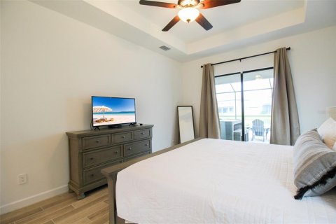 House in LORRAINE LAKES in Bradenton, Florida 3 bedrooms, 246.19 sq.m. № 217413 - photo 12