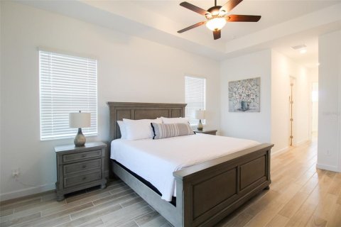 House in LORRAINE LAKES in Bradenton, Florida 3 bedrooms, 246.19 sq.m. № 217413 - photo 15