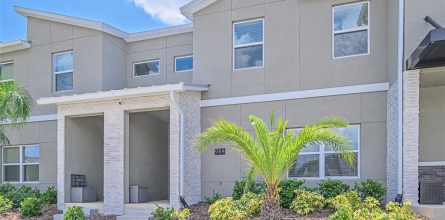 Townhouse in Davenport, Florida 4 bedrooms, 177.81 sq.m. № 2394128
