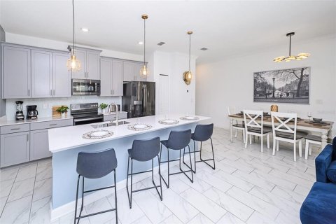 Townhouse in Davenport, Florida 4 bedrooms, 177.81 sq.m. № 2394128 - photo 8