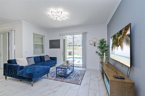 Townhouse in Davenport, Florida 4 bedrooms, 177.81 sq.m. № 2394128 - photo 5