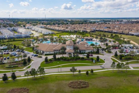 Townhouse in Davenport, Florida 4 bedrooms, 177.81 sq.m. № 2394128 - photo 28