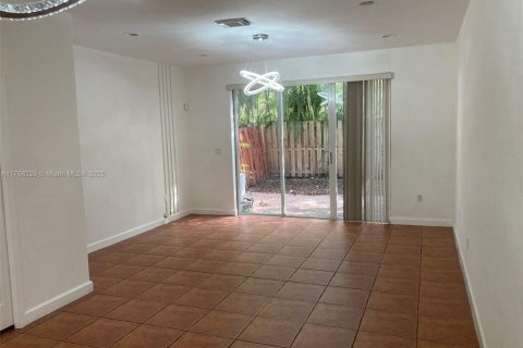Купить кондоминиум в Дорал, Флорида 2 спальни, 123.37м2, № 1740147 - фото 7