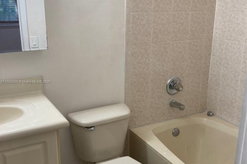Купить кондоминиум в Дорал, Флорида 2 спальни, 123.37м2, № 1740147 - фото 19