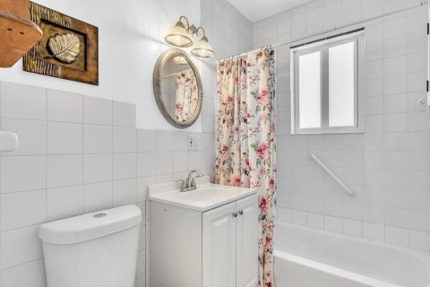 House in Hollywood, Florida 3 bedrooms, 131.55 sq.m. № 2188031 - photo 18