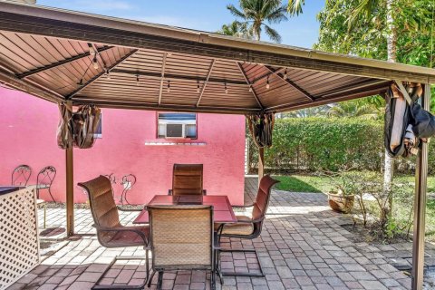 House in Hollywood, Florida 3 bedrooms, 131.55 sq.m. № 2188031 - photo 27