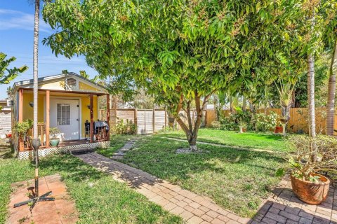 House in Hollywood, Florida 3 bedrooms, 131.55 sq.m. № 2188031 - photo 4