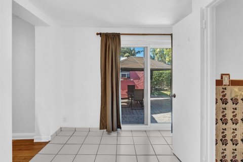 House in Hollywood, Florida 3 bedrooms, 131.55 sq.m. № 2188031 - photo 25