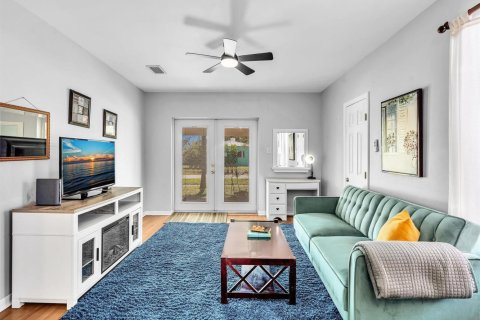 House in Hollywood, Florida 3 bedrooms, 131.55 sq.m. № 2188031 - photo 16