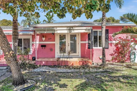 House in Hollywood, Florida 3 bedrooms, 131.55 sq.m. № 2188031 - photo 7