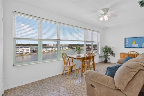 Copropriété à louer à Gulfport, Floride: 2 chambres, 104.05 m2 № 2387461 - photo 8