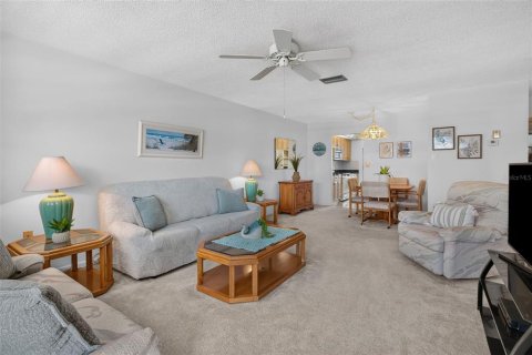 Copropriété à louer à Gulfport, Floride: 2 chambres, 104.05 m2 № 2387461 - photo 3