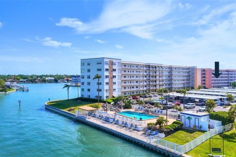 Copropriété à louer à Gulfport, Floride: 2 chambres, 104.05 m2 № 2387461 - photo 20