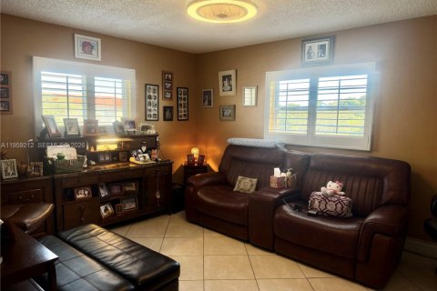 Купить кондоминиум в Пемброк-Пайнс, Флорида 2 спальни, 131.64м2, № 2023578 - фото 10