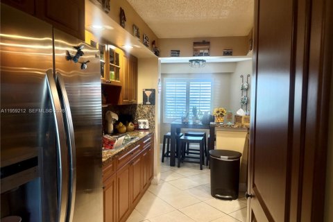 Купить кондоминиум в Пемброк-Пайнс, Флорида 2 спальни, 131.64м2, № 2023578 - фото 3