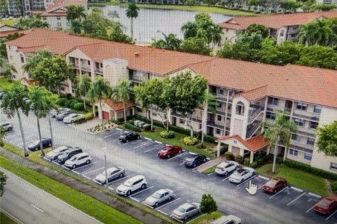 Купить кондоминиум в Пемброк-Пайнс, Флорида 2 спальни, 131.64м2, № 2023578 - фото 15