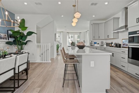 Townhouse in Winter Garden, Florida 3 bedrooms, 174.75 sq.m. № 2201736 - photo 19