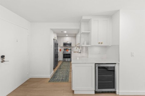 Condo in Highland Beach, Florida, 2 bedrooms  № 2382530 - photo 9
