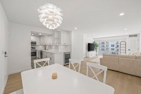 Condo in Highland Beach, Florida, 2 bedrooms  № 2382530 - photo 5