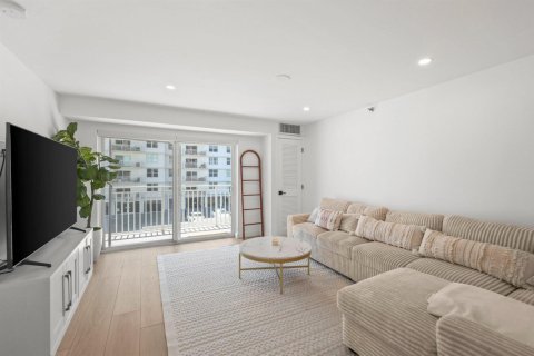 Condo in Highland Beach, Florida, 2 bedrooms  № 2382530 - photo 4